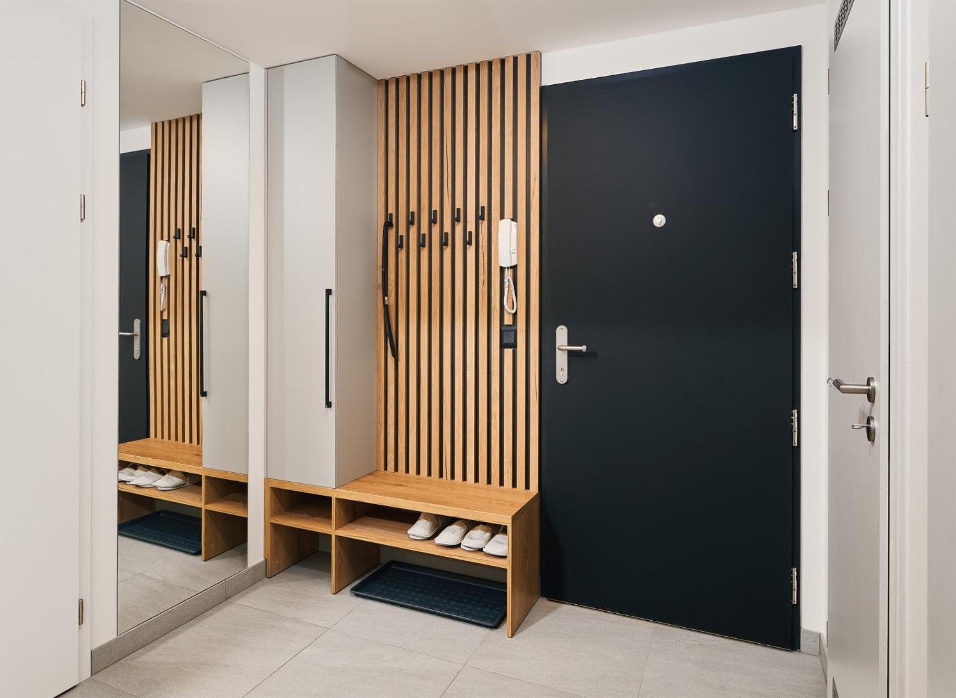 Beta Home - Garage, Air Condition, Garden, At Metro プラハ エクステリア 写真