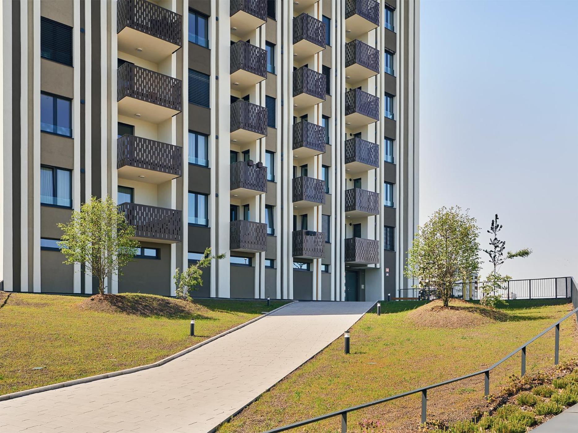 Beta Home - Garage, Air Condition, Garden, At Metro プラハ エクステリア 写真